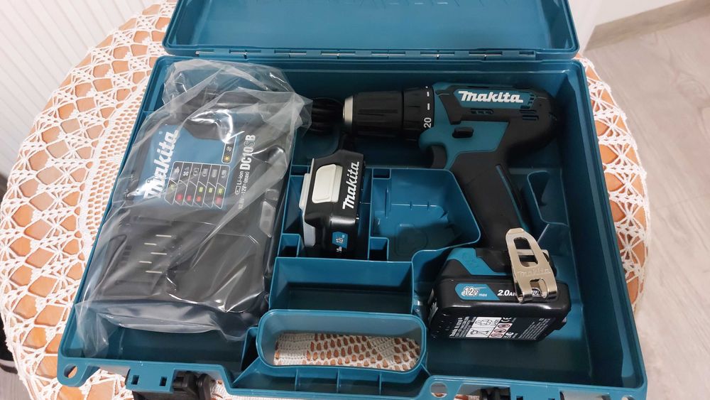 Акумулаторен винтоверт MAKITA DF333DSAE 12V, 2x2 Ah