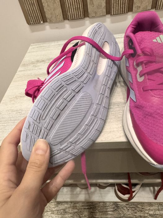 Кроссовки Адидас