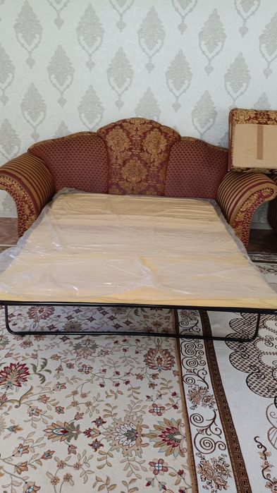 Продам диван торг уместен