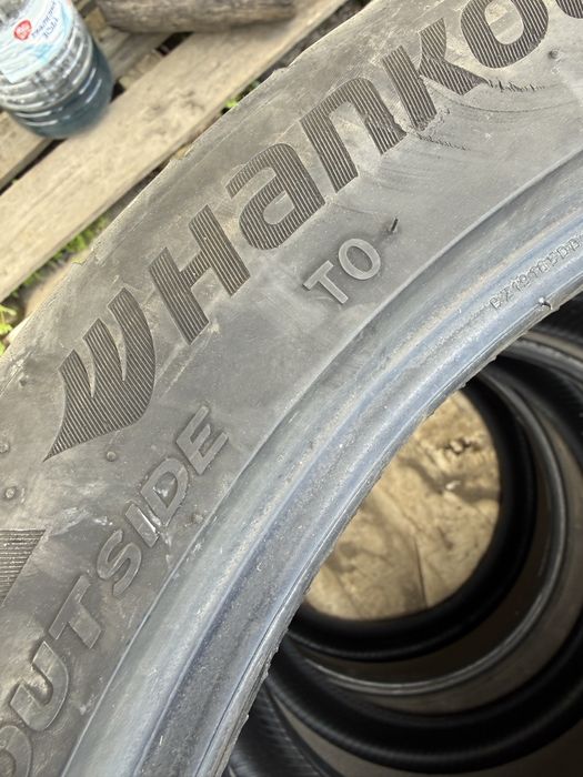 235 40 19 свалени от Тесла