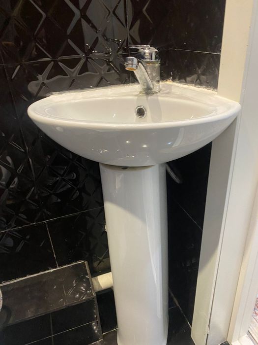 Раковина маленькая б/у