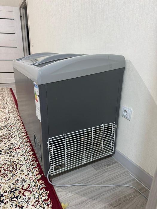 Морозильник двух дверный