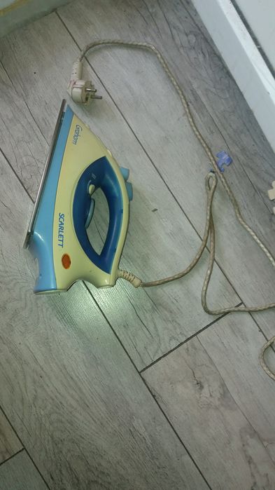 Утюг Skarlett работает отлично