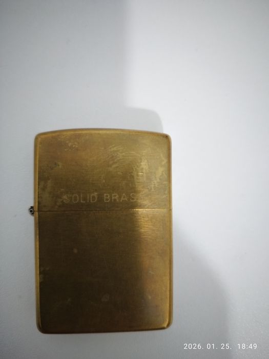 Vând Zippo Bricheta Original Zippo® Bradford, fabricat în SUA.