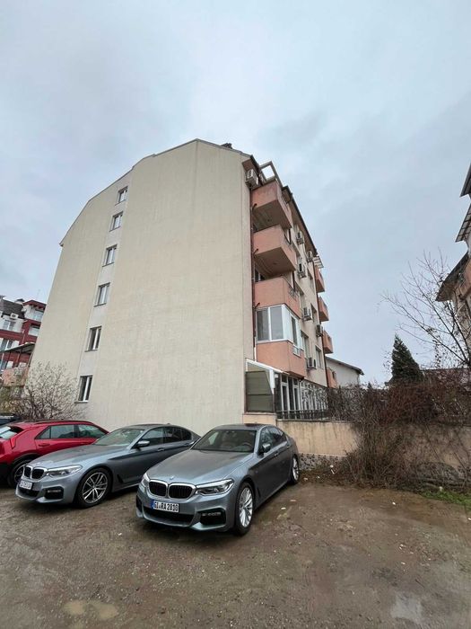 Продавам апартамент в старата част на Овча купел