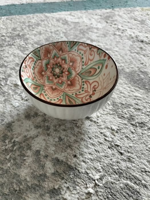 Чашки из фарфора