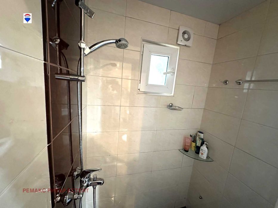 Продава се Тристаен апартамент в Русе, Здравец Изток - 71 кв.м за 1035 €/кв.м - Снимка #7