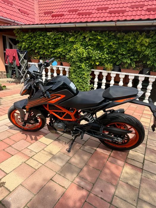 KTM Duke 125  2022