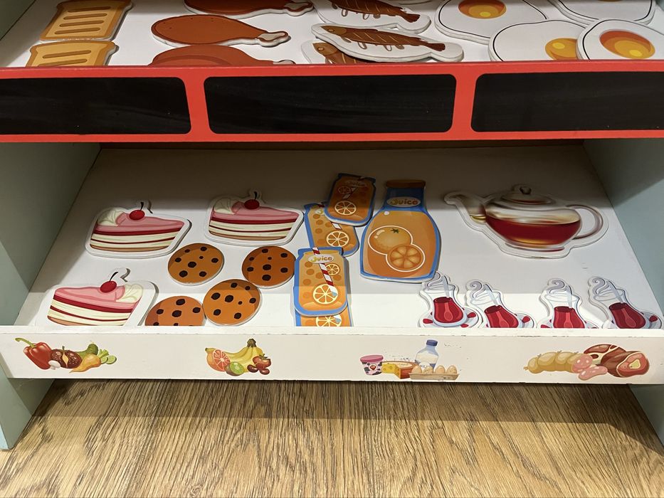 Дървен магазин и Театър 2в1