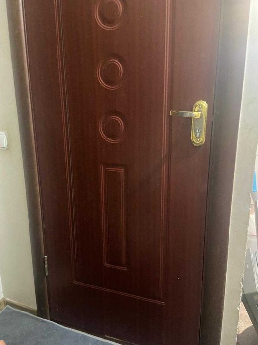Межкомнатные двери б/у 5 шт