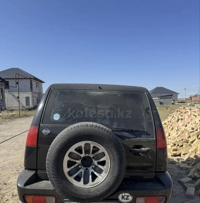 Nissan Mistral 2.7 дизель 4W