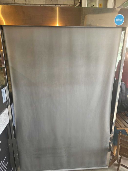 Хладилна витрина за кафе/магазин – работеща, нужда от малък ремонт