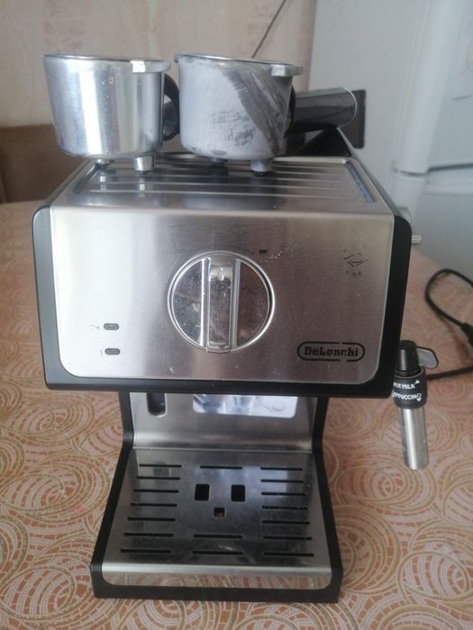 Продам кофемашину delonghi