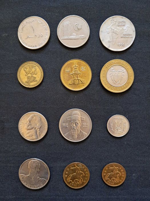 Продаются монеты