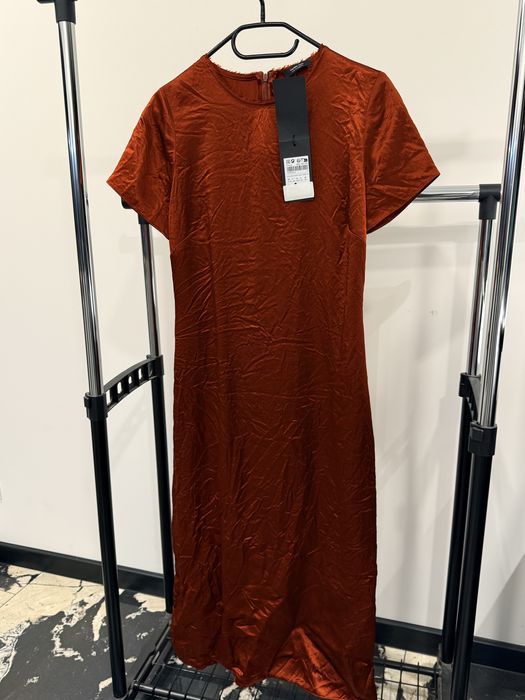 Червена рокля Massimo Dutti