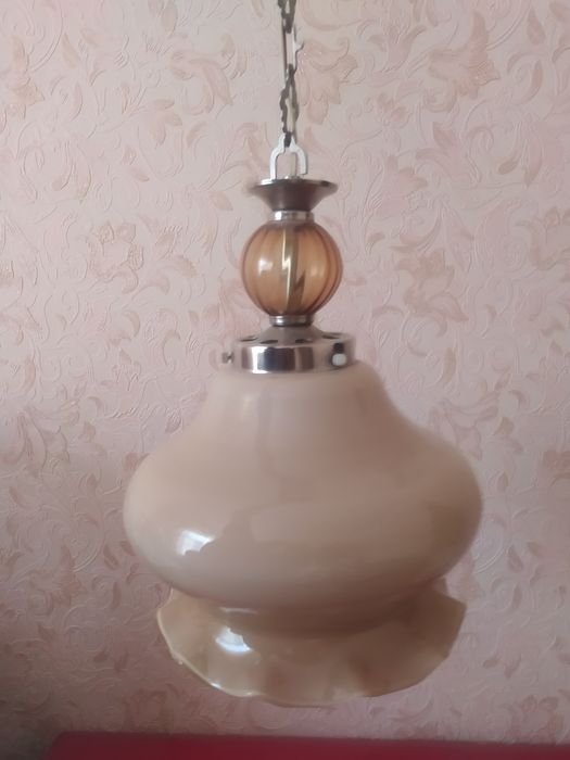 Продам люстры в отличном состоянии