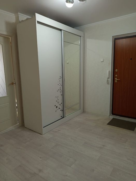 Продам 4 комнатную квартиру.