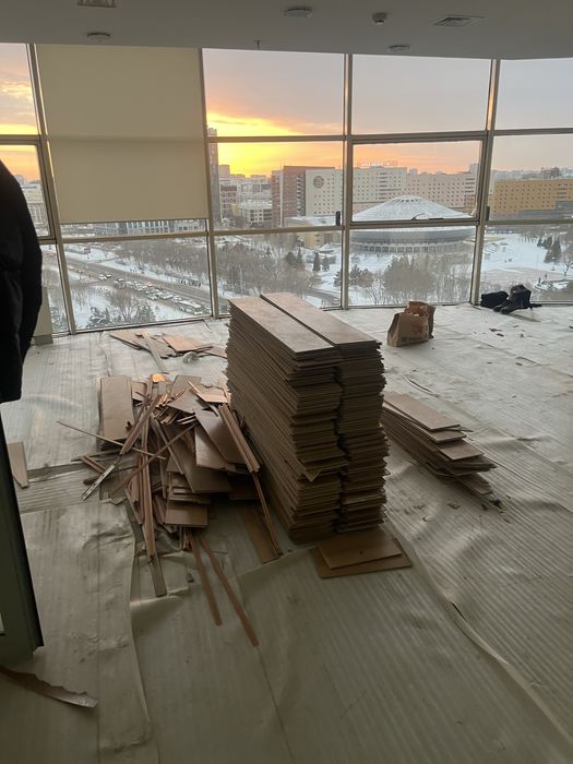 Ламинат б/у примерно 200кв 80 тысяч обший