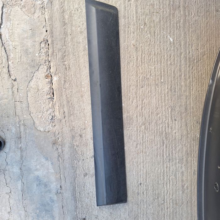 Лайсна предна дясна врата Нисан Кашкай