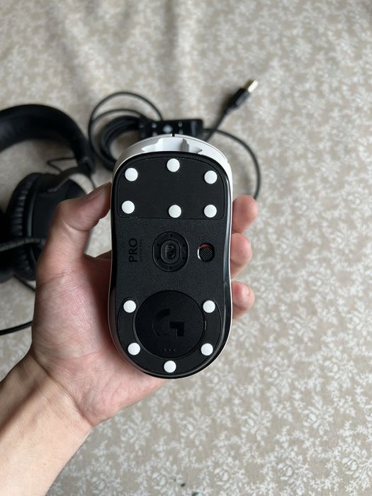 Продам Мышь Logitech Pro X Superlight и Наушники HyperX Cloud III