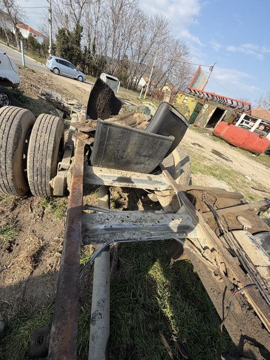 Камион Мерцедес 1314 125кс 6000куб 1991г на части