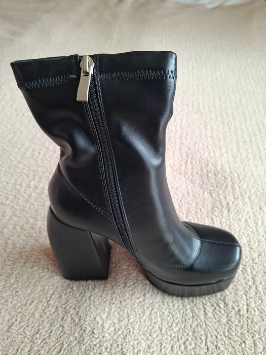 Botinelli Дамски боти до глезена с дебел ток и платформа