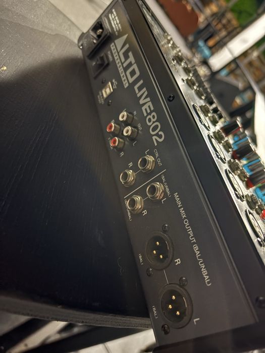 Музикантски миксер Alto Live 802