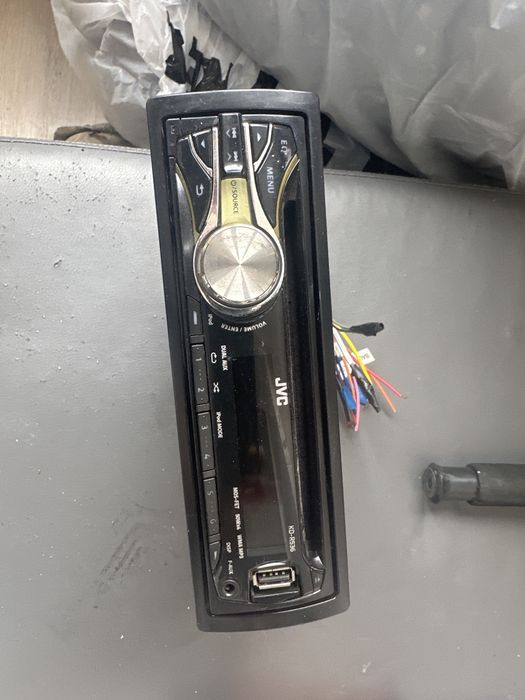 Продам магнитолу jvc