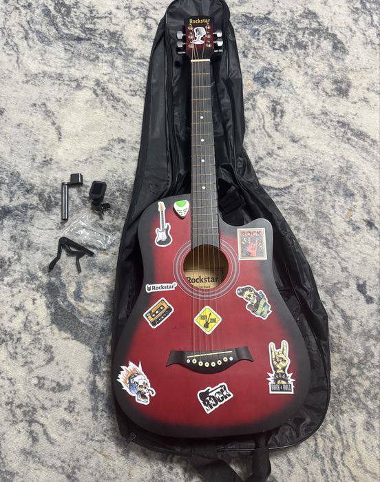 Продам акустическую гитару