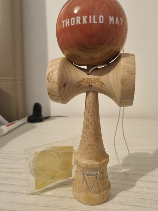 Kendama krom nou
