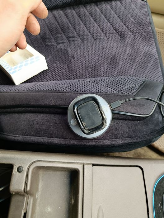 Продам беспроводную зарядку. В авто