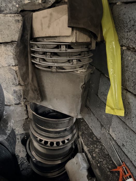 Продам диск с калпаком r16 оригинал