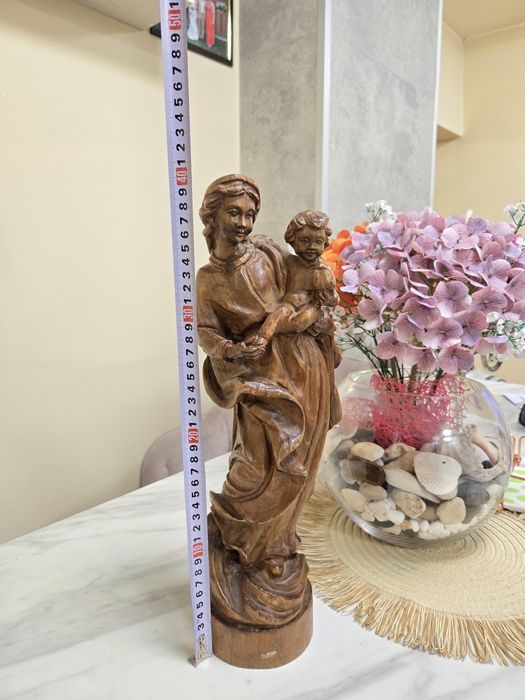 Богородица и младенеца дървена статуетка