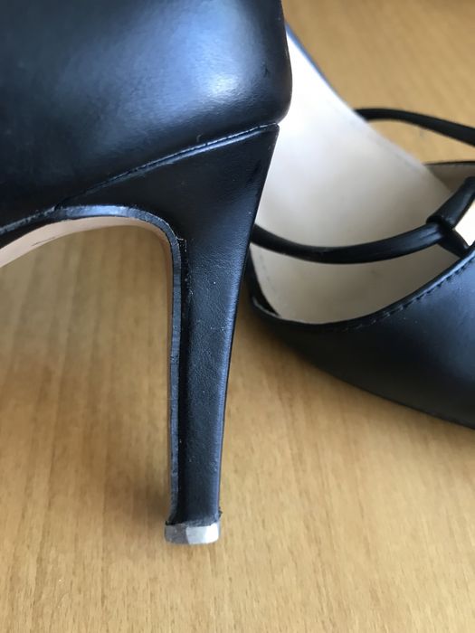 Черни елегантни обувки със златист елемент,  еко кожа,N37