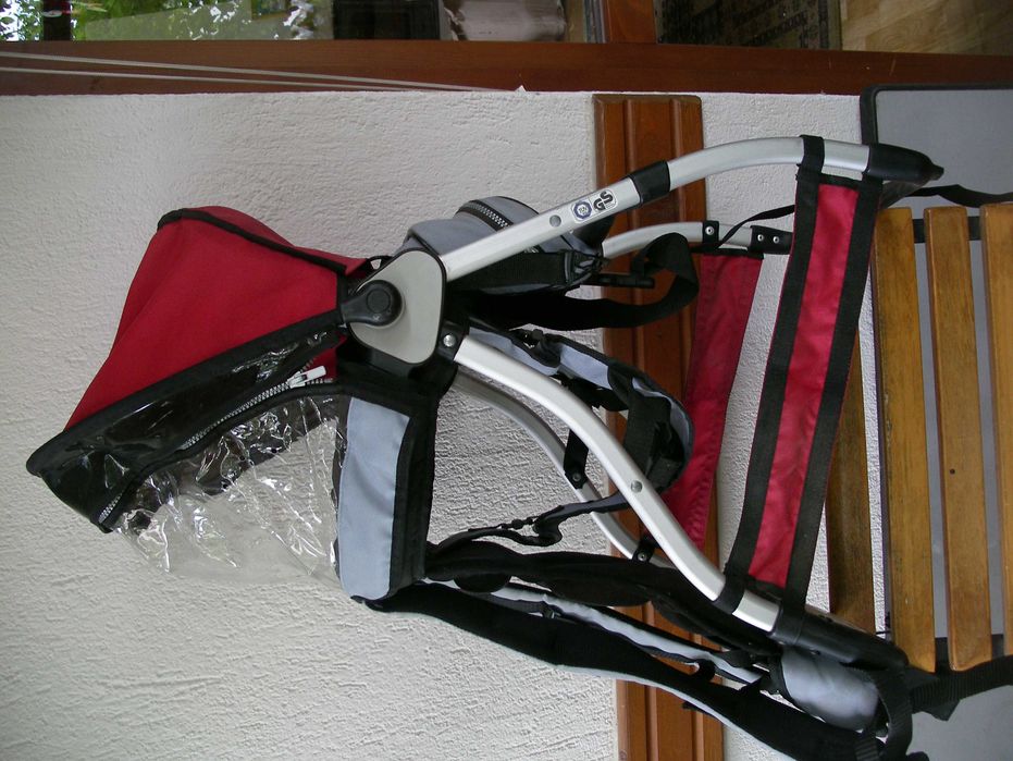 Продавам 2 раници за бебе B Square и Chicco caddy.