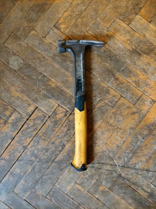 Кофражен чук Dewalt