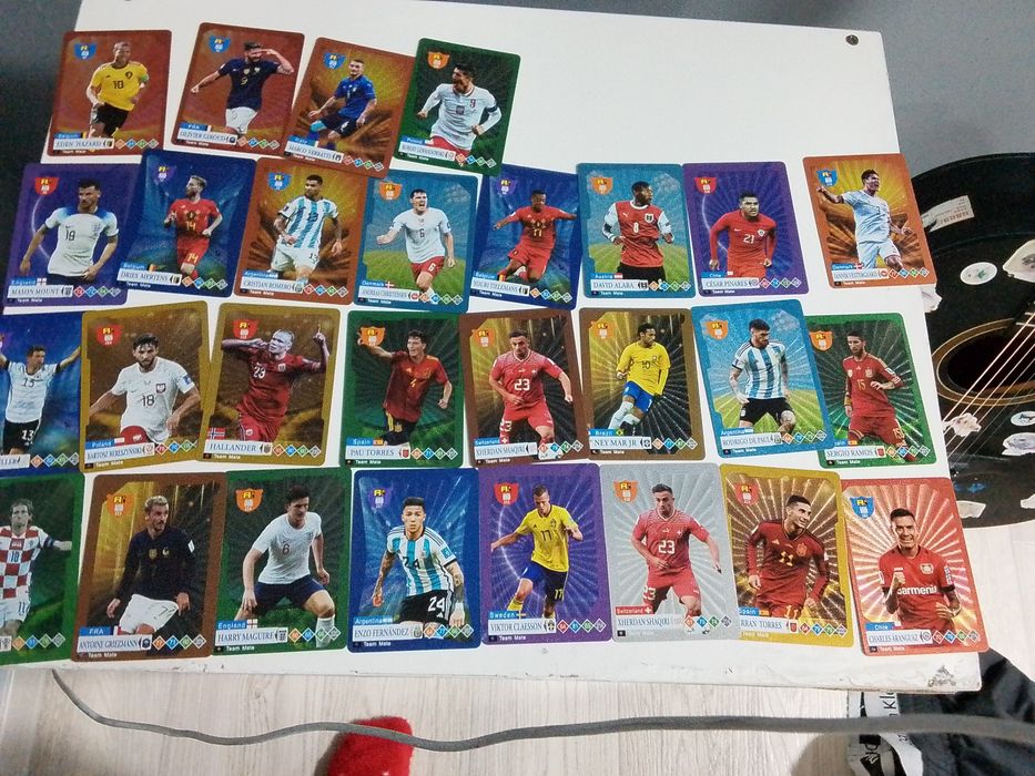 Продам карточки фудболистов