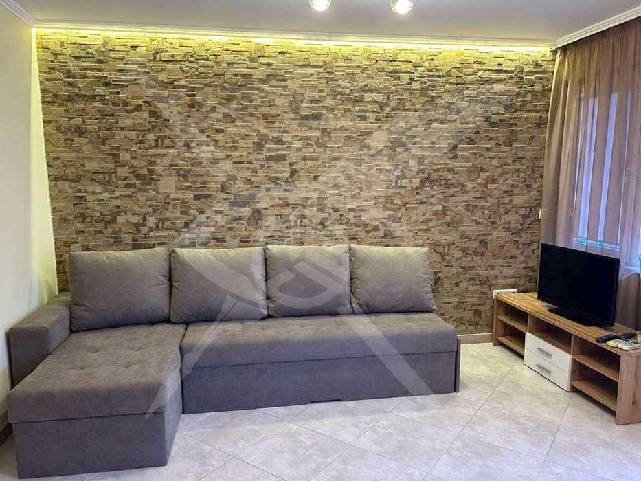 Дава се под наем Двустаен апартамент в Варна, Център - 60 кв.м за 600 € - Снимка #1