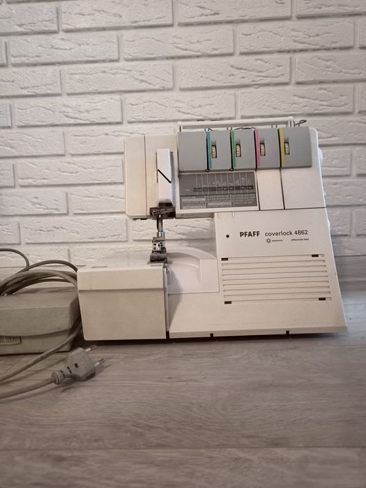 PFAFF Coverlock 4862
