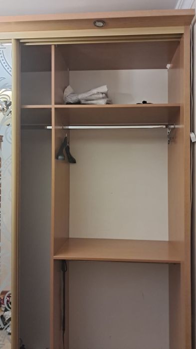 Продам шкаф-купе с зеркалом и витражом