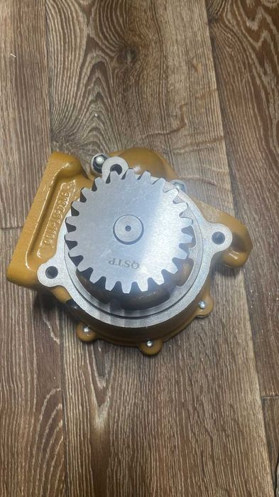 Помпа Komatsu PC400-7