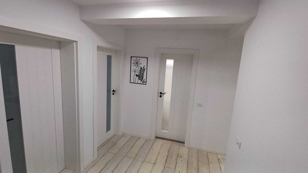 vand casa la cheie mobilata