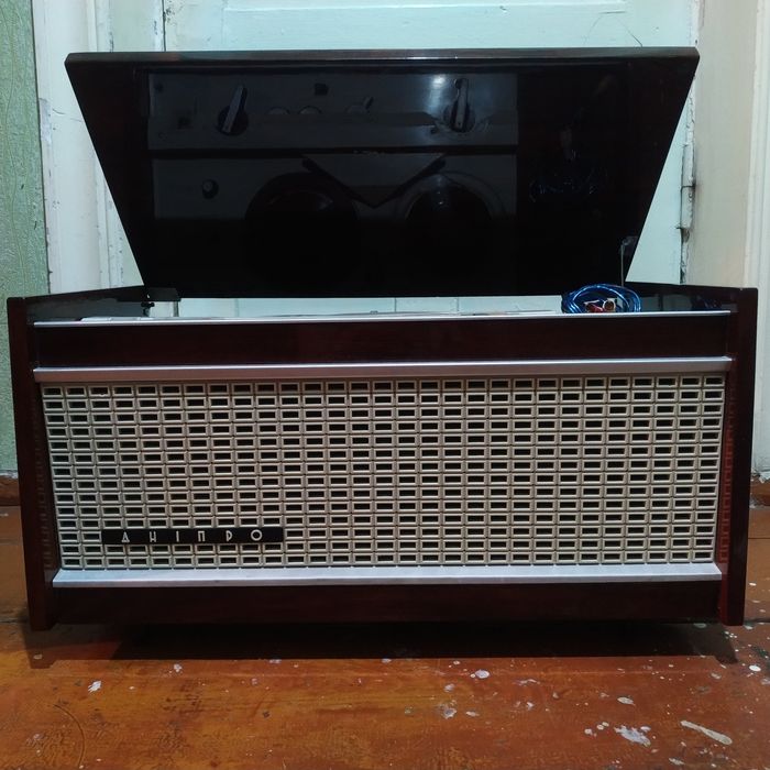 Dinepir magnitafon sotiladi muzay uchun,narxi 2 milyon,