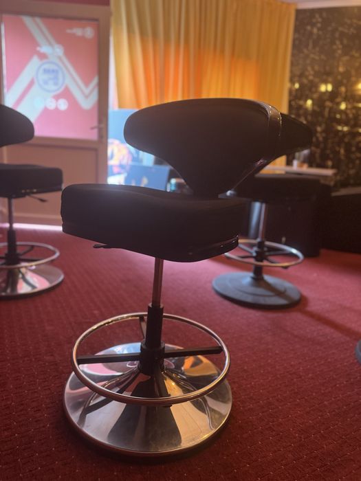 Scaun de bar/casino reglabil pe inaltime, rotabil