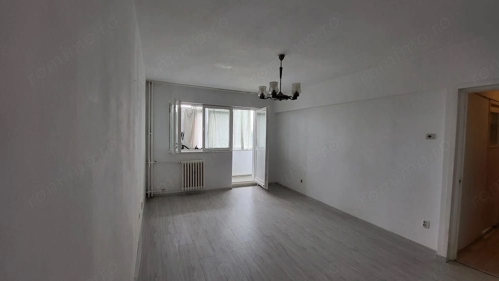 Vanzare - Apartament 3 camere - zona Bld Republicii