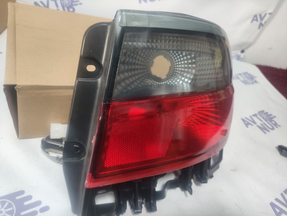 Задний фонарь Карина седан