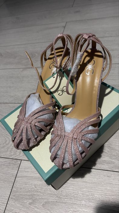 Sandale dama  cu toc