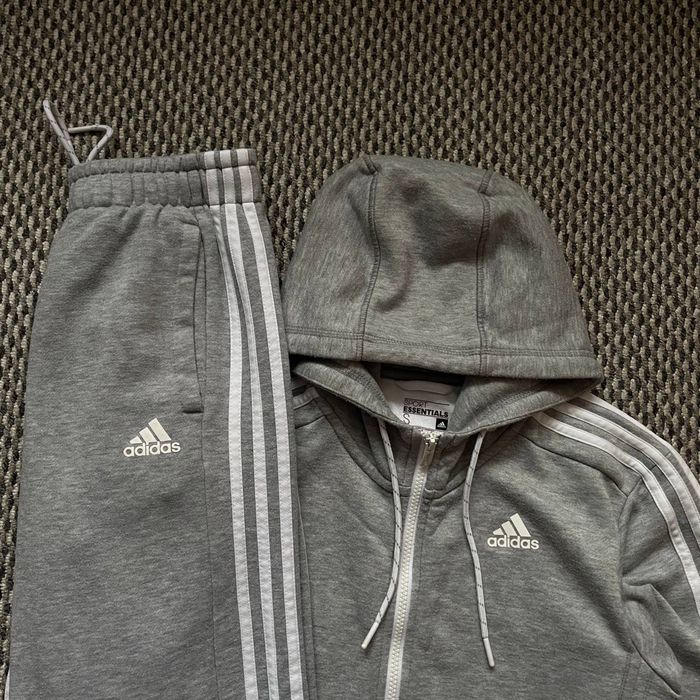 Adidas Костюм Essentials