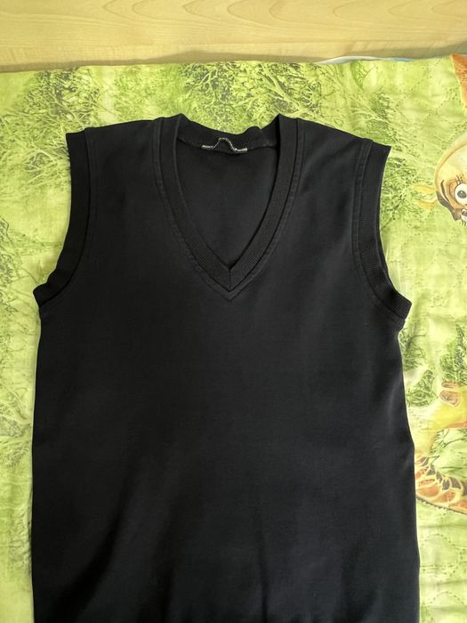 Жилетка на мальчика 9-10 лет