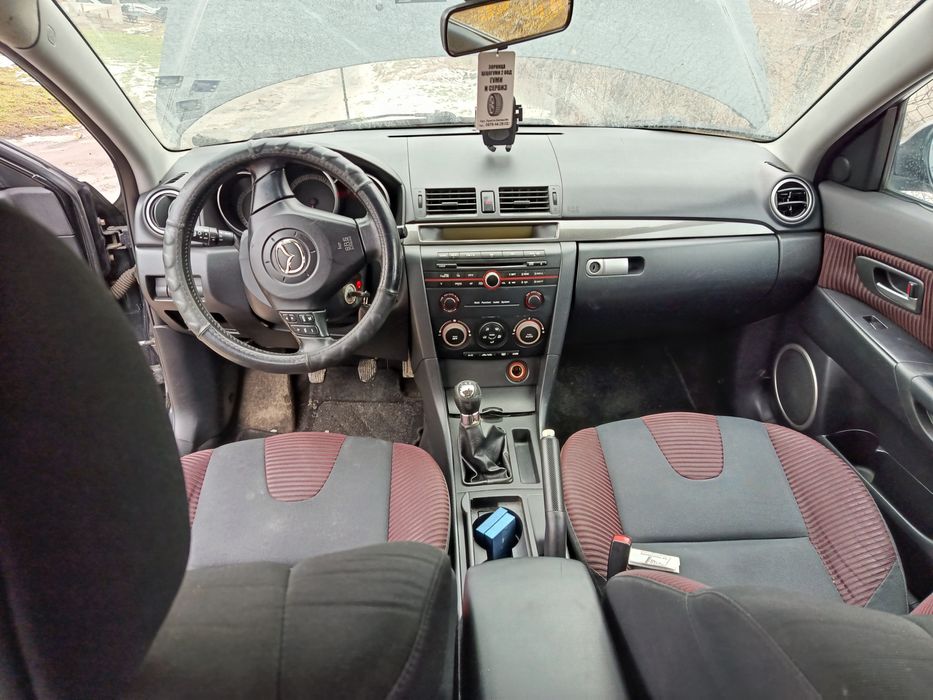 Продава се на Части Mazda 3